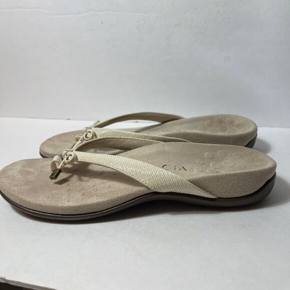 VIONIC Women’s 9 Bella Flip Flop Sandals Cream - Picture 3 of 8